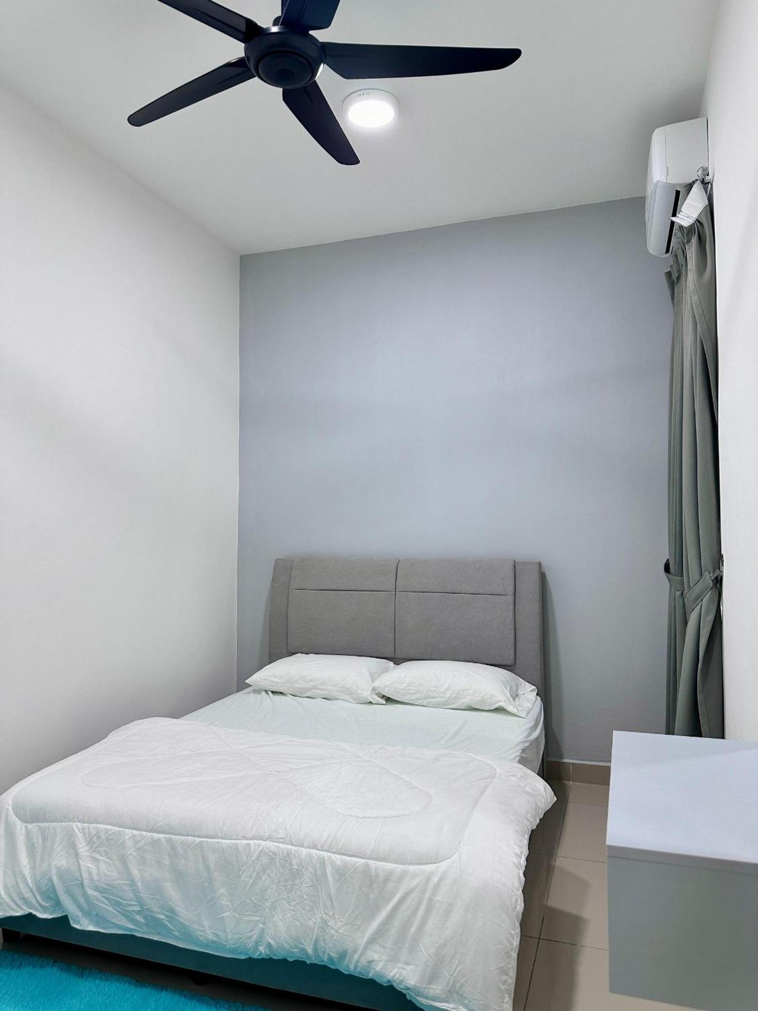 Apartment Pool View 5-6 Pax Luxury Seremban
